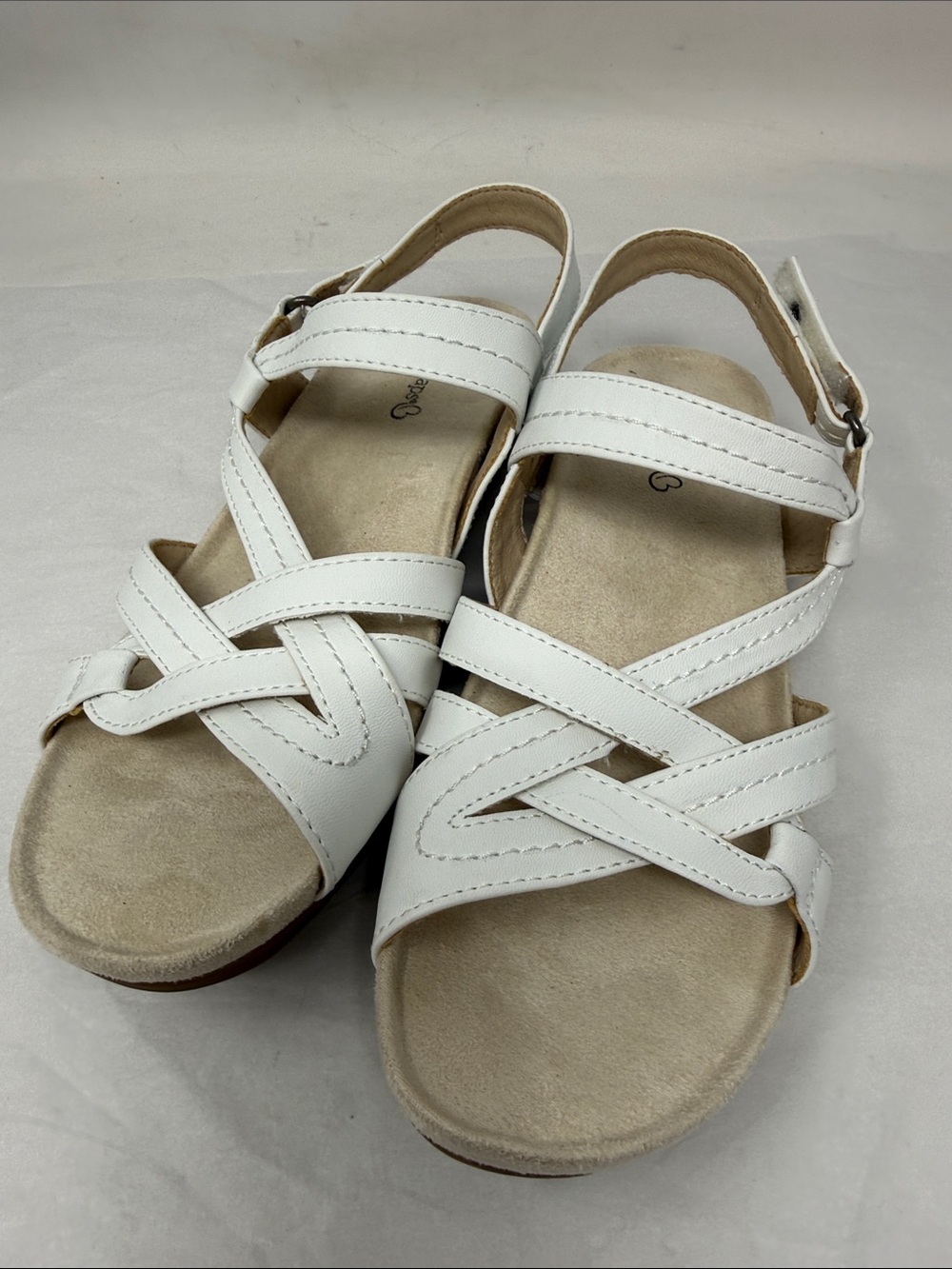 Baretraps White Strappy Comfort Sandals Size 7 Coastal Grandma Resortwear
